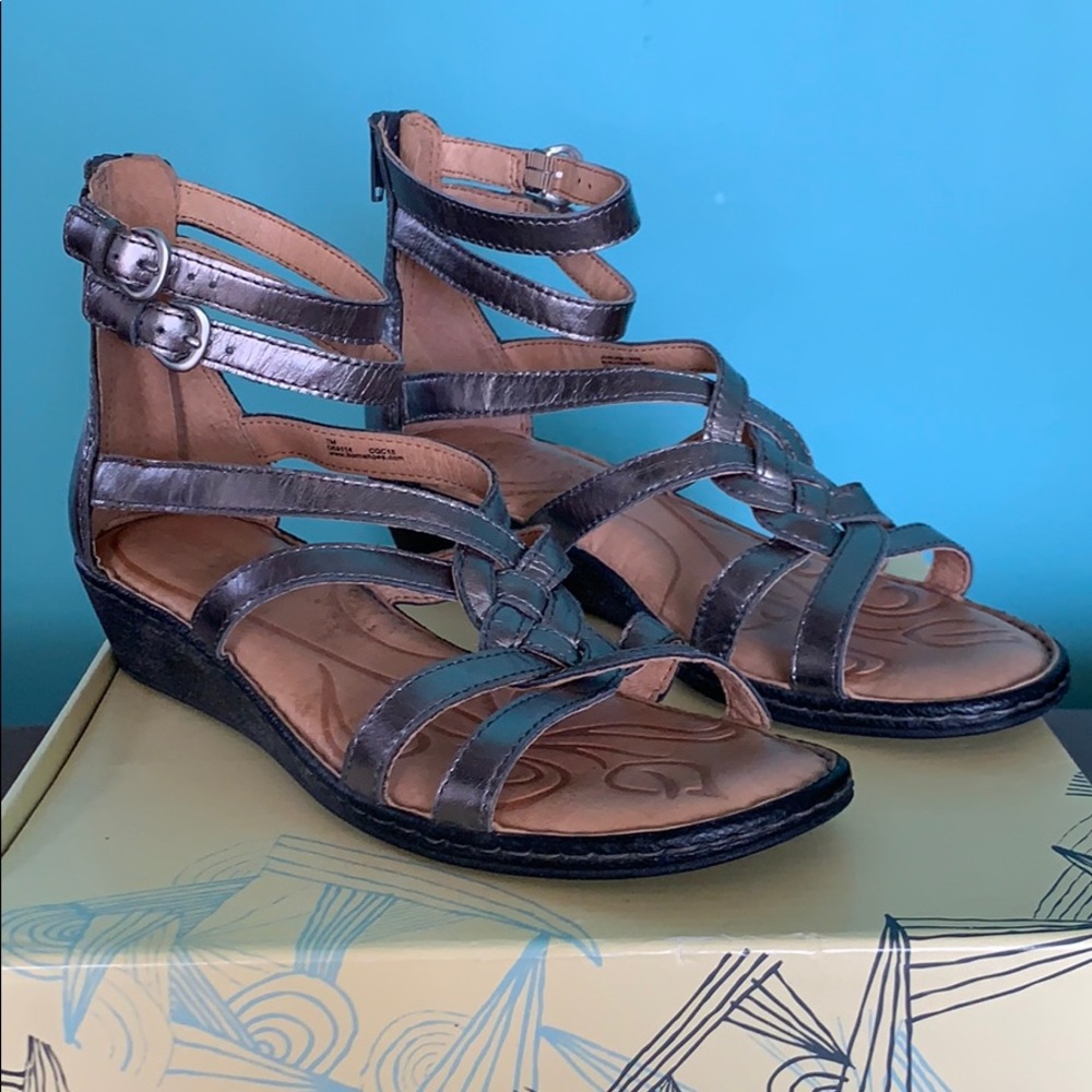 Born size 7 Leather Pewter Sandals